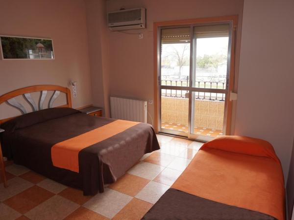 Hostal Alamare : photo 10 de la chambre chambre triple