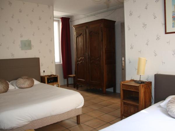 Hôtel République : photo 7 de la chambre chambre lits jumeaux