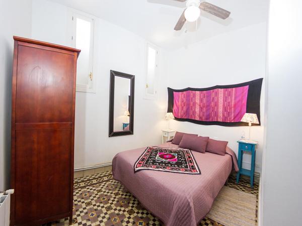 Villa Alicia Guest House : photo 4 de la chambre chambre double avec salle de bains commune