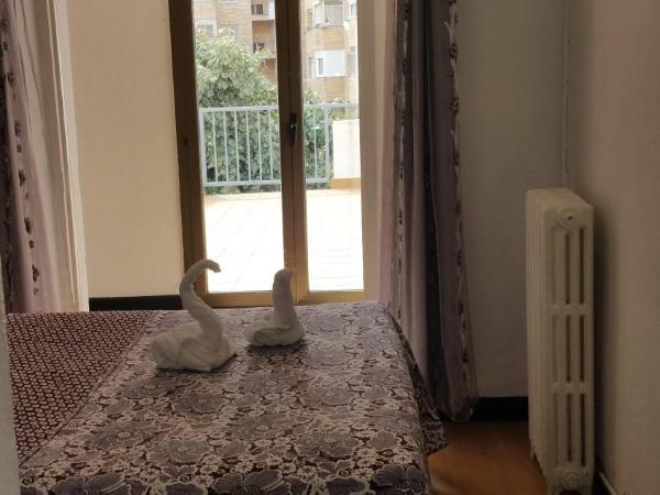 Hostal Lima : photo 5 de la chambre chambre double avec terrasse