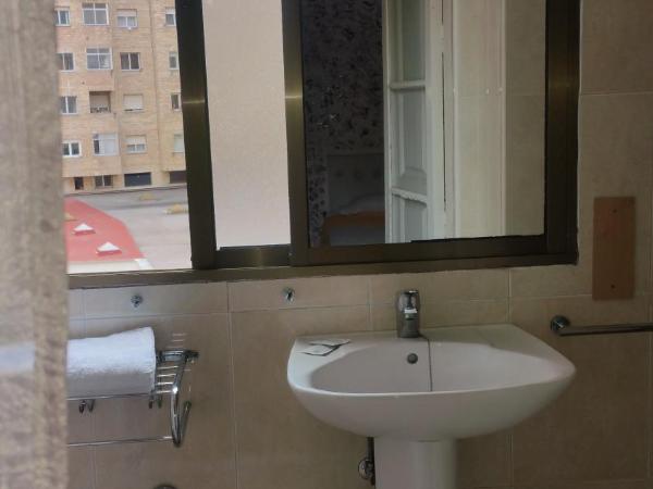 Hostal Lima : photo 7 de la chambre chambre double