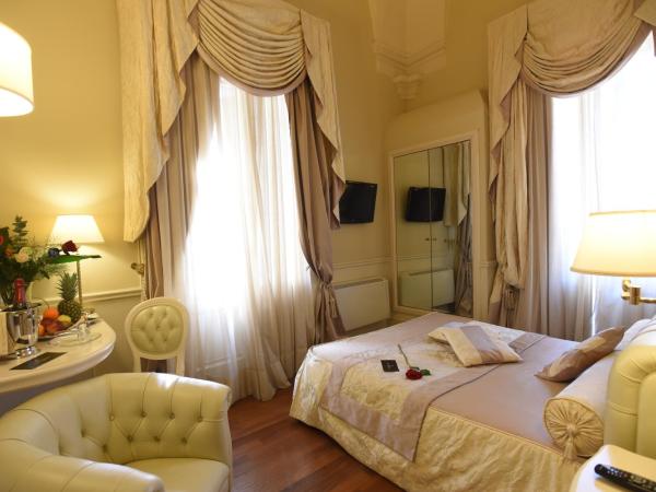 Suite Hotel Santa Chiara : photo 3 de la chambre chambre double ou lits jumeaux supérieure avec vue sur ville