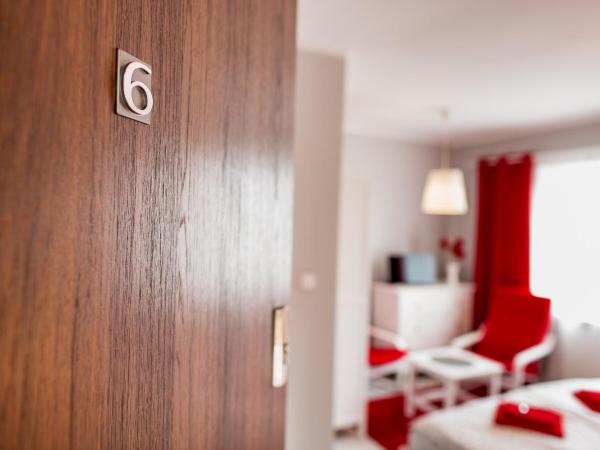 Grey House : photo 8 de la chambre chambre double avec salle de bains privative