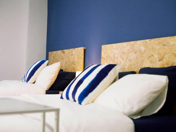 B&B El Mercat : photo 3 de la chambre chambre quadruple