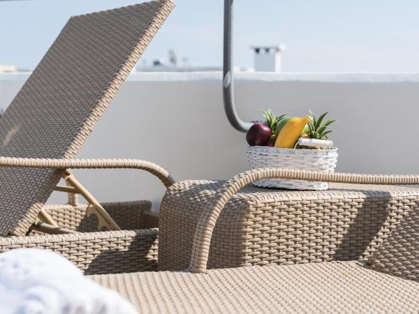 City Center Hotel : photo 9 de la chambre chambre supérieure avec jacuzzi en plein air (ou bain à remous/baignoire spa)