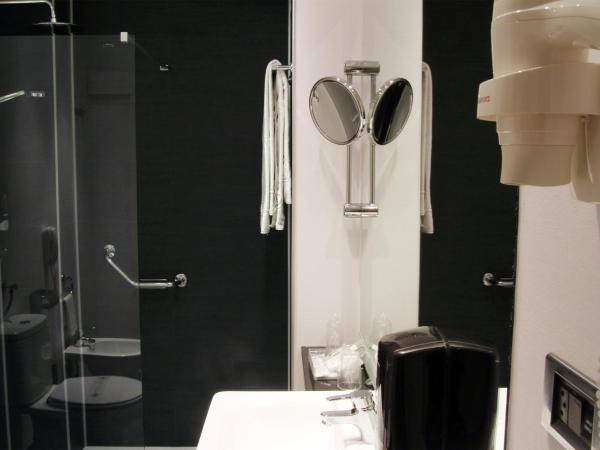 Hotel Conde Duque Bilbao : photo 8 de la chambre chambre lits jumeaux intérieur