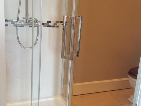 Haya Guest House : photo 4 de la chambre chambre double deluxe avec douche