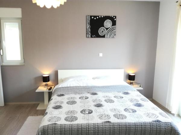 Guest House Dragić - Anex : photo 3 de la chambre chambre double deluxe avec balcon