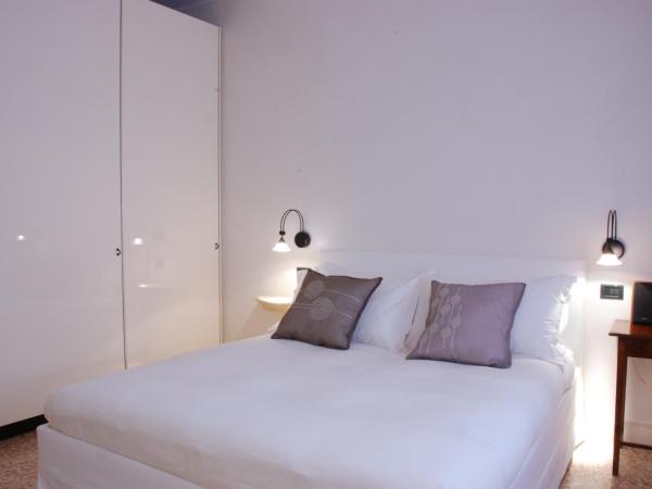 Locazione Turistica Gioia : photo 1 de la chambre chambre double avec salle de bains commune