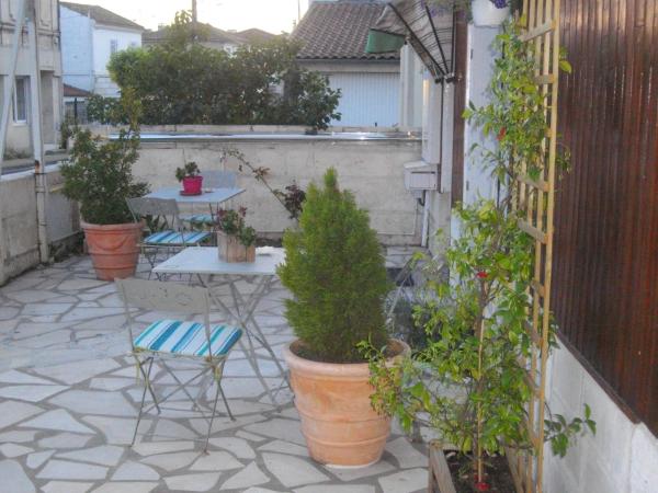 Le Parisien : photo 1 de la chambre chambre double avec salle de bains commune