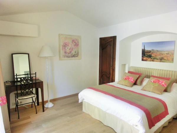 Villa Azur Golf : photo 6 de la chambre chambre double confort avec vue sur le patio