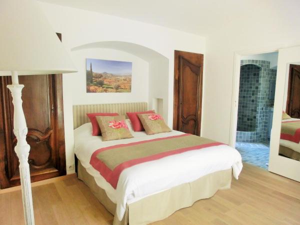 Villa Azur Golf : photo 8 de la chambre chambre double confort avec vue sur le patio