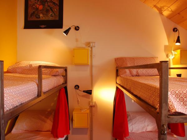 Attic Hostel Torino : photo 3 de la chambre lit dans dortoir mixte de 6 lits