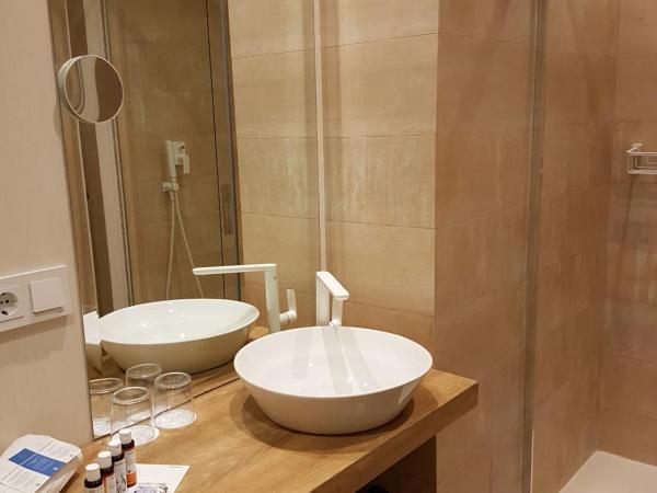 Hotel Boutique Balandret : photo 9 de la chambre chambre double - vue sur mer