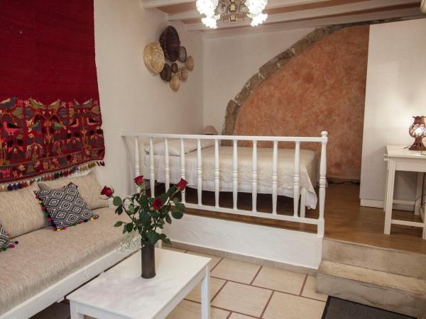 KasteliSuites : photo 7 de la chambre studio (2 adultes)