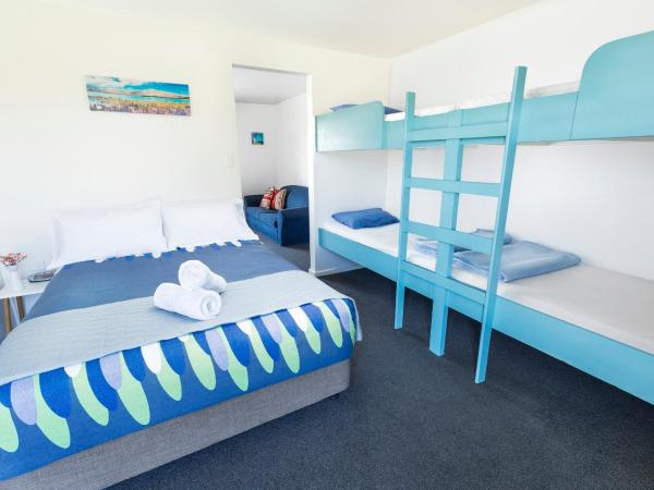 North South Holiday Park : photo 2 de la chambre chambre familiale avec salle de bains commune