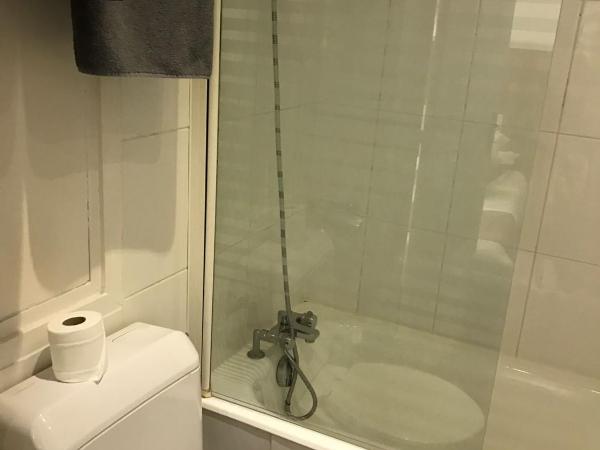 Grand Hotel Nouvel Opera : photo 2 de la chambre chambre lits jumeaux basique avec douche