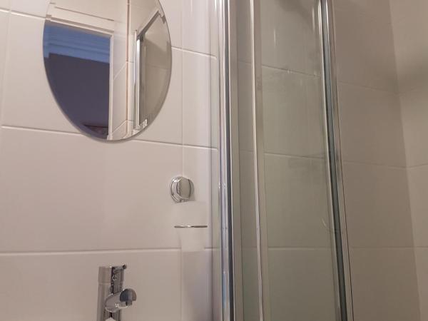 Maon Hotel : photo 2 de la chambre chambre lits jumeaux avec douche 