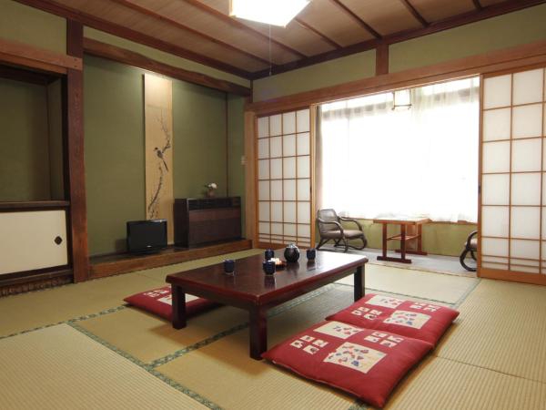 Yokokura Ryokan : photo 2 de la chambre chambre Économique de style japonais avec salle de bains et toilettes communes