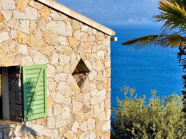 Residence Roc E Mare Cargèse : photo 8 de la chambre appartement 1 chambre - vue sur mer