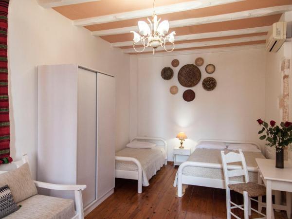 KasteliSuites : photo 2 de la chambre appartement (3 adultes)