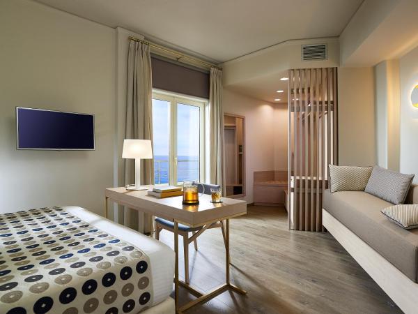 Irida Hotel : photo 6 de la chambre chambre double supérieure - vue sur mer