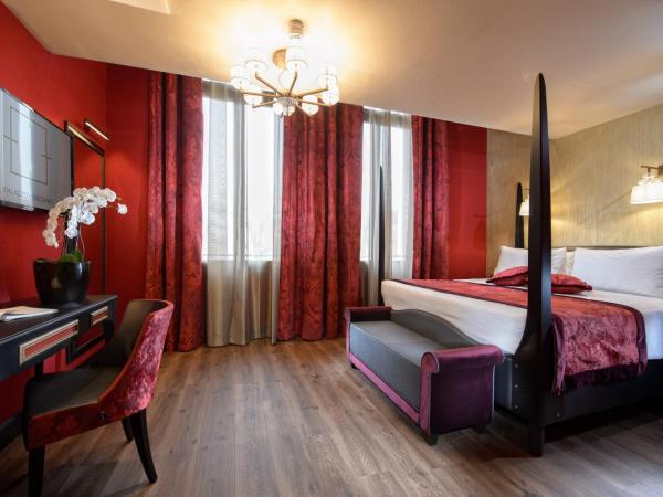 Palazzo Veneziano - Venice Collection : photo 5 de la chambre suite lune de miel avec jacuzzi - vue sur canal