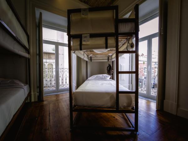 De Pedra e Sal Hostel & Suites : photo 2 de la chambre lit superposé dans dortoir mixte