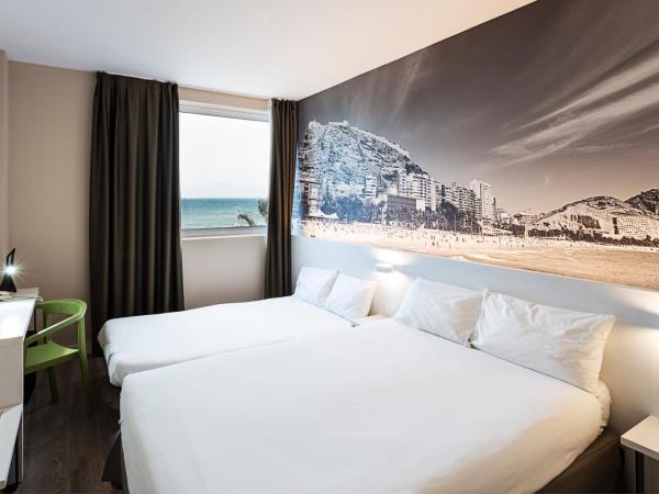B&B HOTEL Alicante : photo 2 de la chambre chambre familiale (2 adultes + 1 enfant)