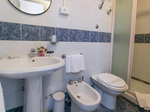 Hotel d'Azeglio Firenze : photo 2 de la chambre chambre triple confort