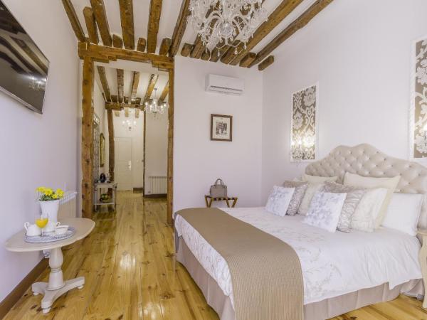 Oriente Palace Apartments : photo 5 de la chambre chambre double deluxe avec balcon