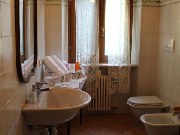 Agriturismo alle Torricelle : photo 6 de la chambre chambre double avec salle de bains privative
