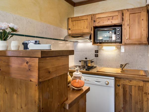 Résidences Village Montana by Les Etincelles : photo 2 de la chambre appartement 2 chambres avec canapé-lit