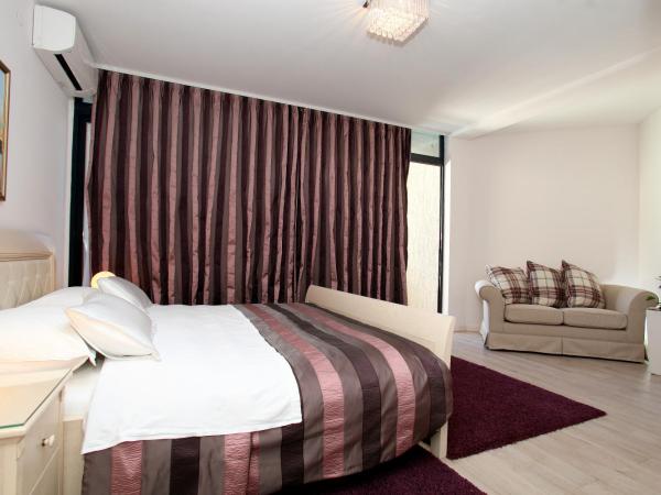 Hotel Bellevue Trogir : photo 4 de la chambre suite familiale
