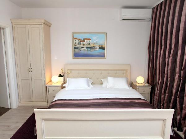 Hotel Bellevue Trogir : photo 5 de la chambre suite familiale