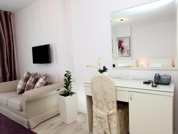 Hotel Bellevue Trogir : photo 8 de la chambre chambre triple