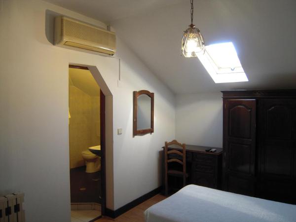 Guesthouse Lusa Atenas : photo 3 de la chambre chambre double ou lits jumeaux Économique