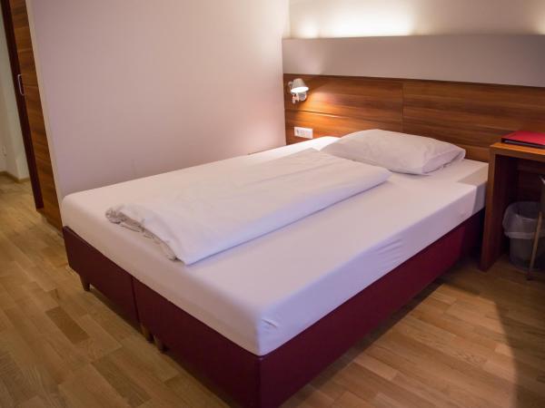 Hotel Schwarzer Bär : photo 4 de la chambre chambre lit queen-size