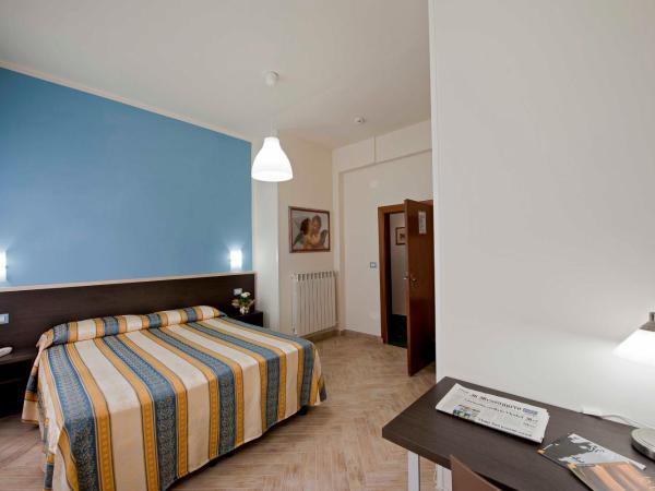 Hotel Moderno : photo 8 de la chambre chambre double ou lits jumeaux