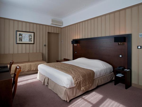 Le Grand Hotel : photo 3 de la chambre chambre triple