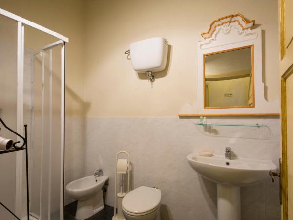 B&B Pantaneto - Palazzo Bulgarini : photo 7 de la chambre chambre familiale (2 adultes et 2 enfants)