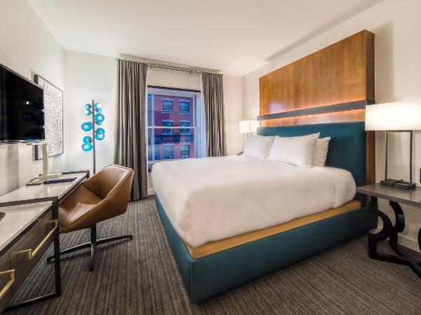 Andaz San Diego - a Concept by Hyatt : photo 1 de la chambre chambre lit king-size pour personnes à mobilité réduite avec douche accessible aux personnes à mobilité réduite