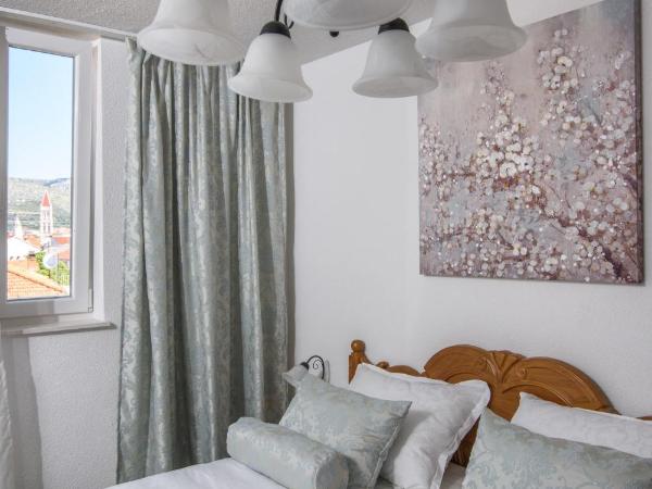 Villa Trau d`oro : photo 2 de la chambre chambre double avec lit d'appoint