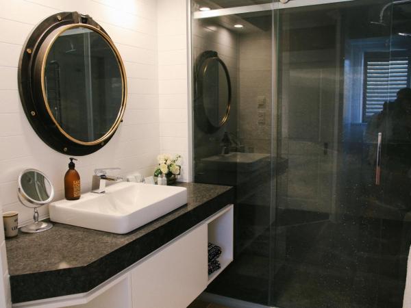 Ngamihi Lodge : photo 5 de la chambre chambre quadruple de luxe