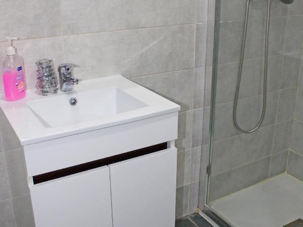 Guest House Henrique VIII : photo 10 de la chambre chambre lits jumeaux