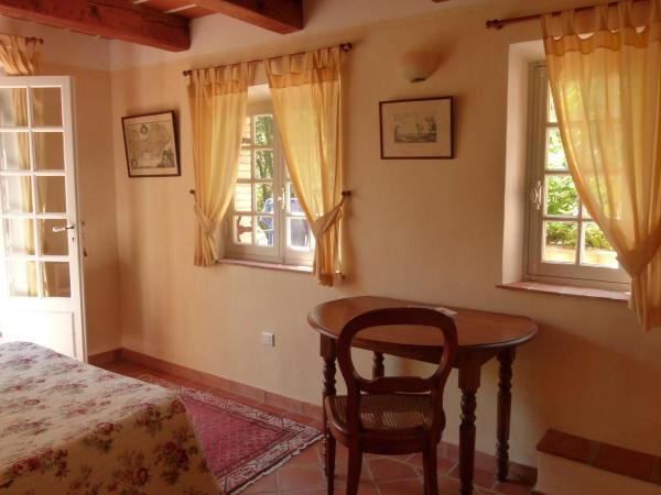 Le Bastidon Saint-Michel : photo 2 de la chambre chambre double - vue sur jardin
