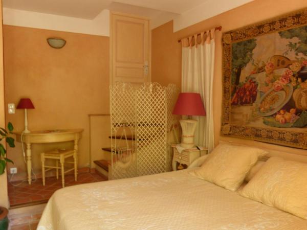 Le Bastidon Saint-Michel : photo 4 de la chambre chambre lit king-size supérieure