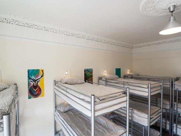 The Hostel : photo 1 de la chambre lit dans dortoir mixte de 21 lits