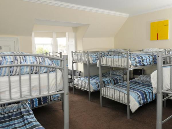 The Hostel : photo 6 de la chambre lit dans dortoir réservé aux femmes de 12 lits