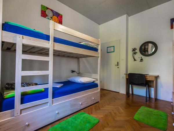 Crazy House Hostel : photo 4 de la chambre lit dans dortoir mixte de 4 lits